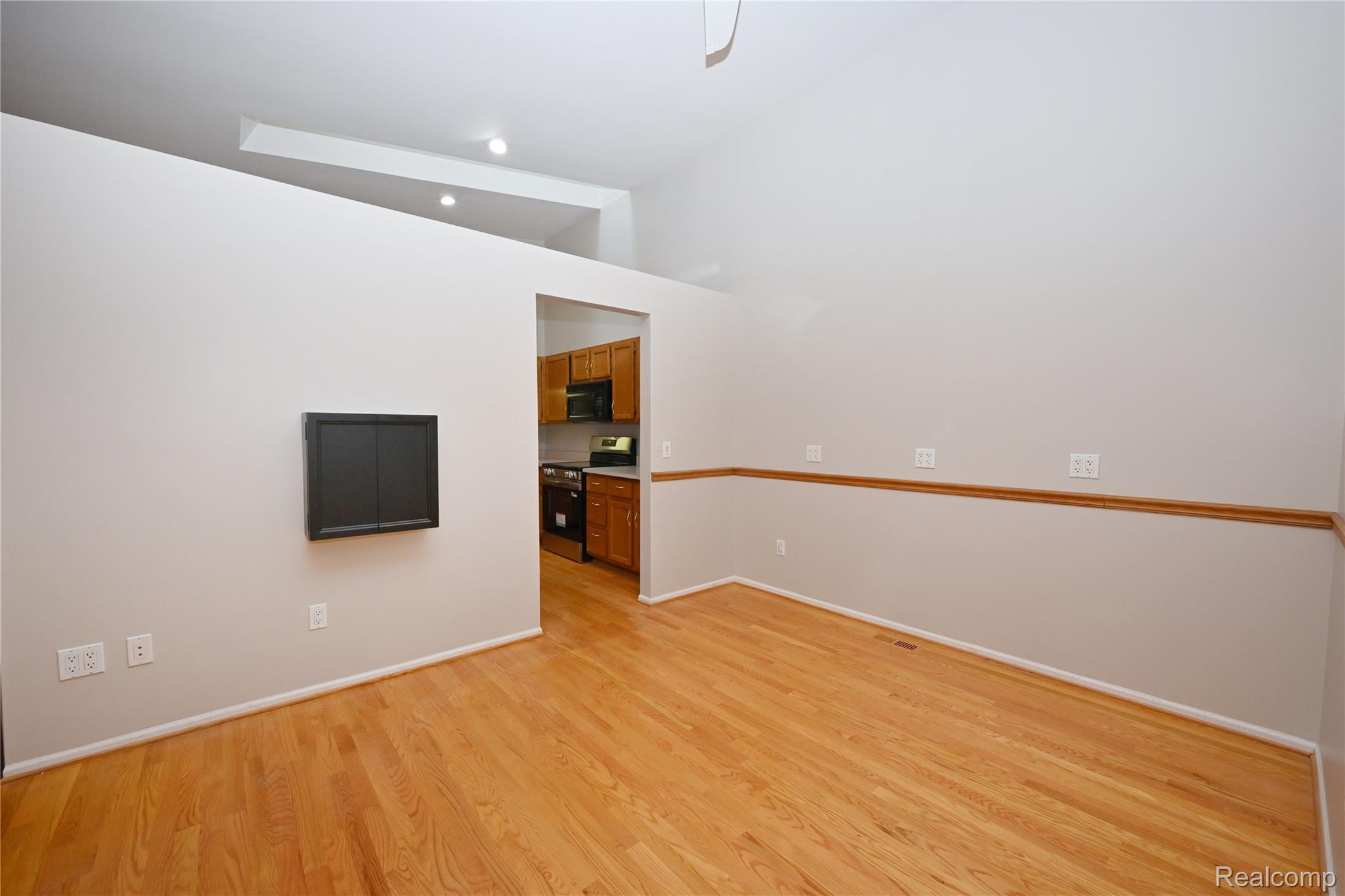 7274 Westchester Road 8 Property Photo 8