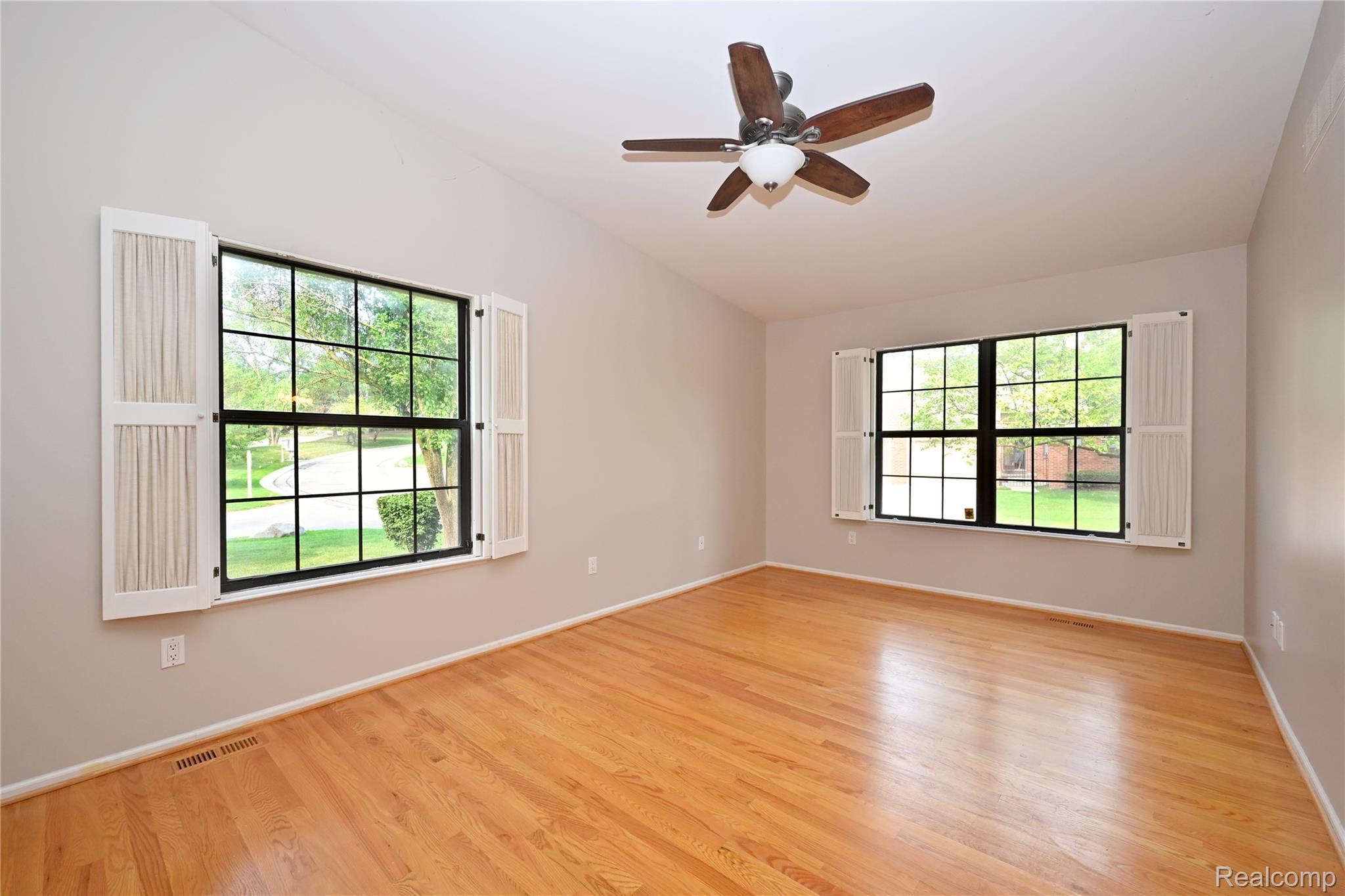 7274 Westchester Road 8 Property Photo 15