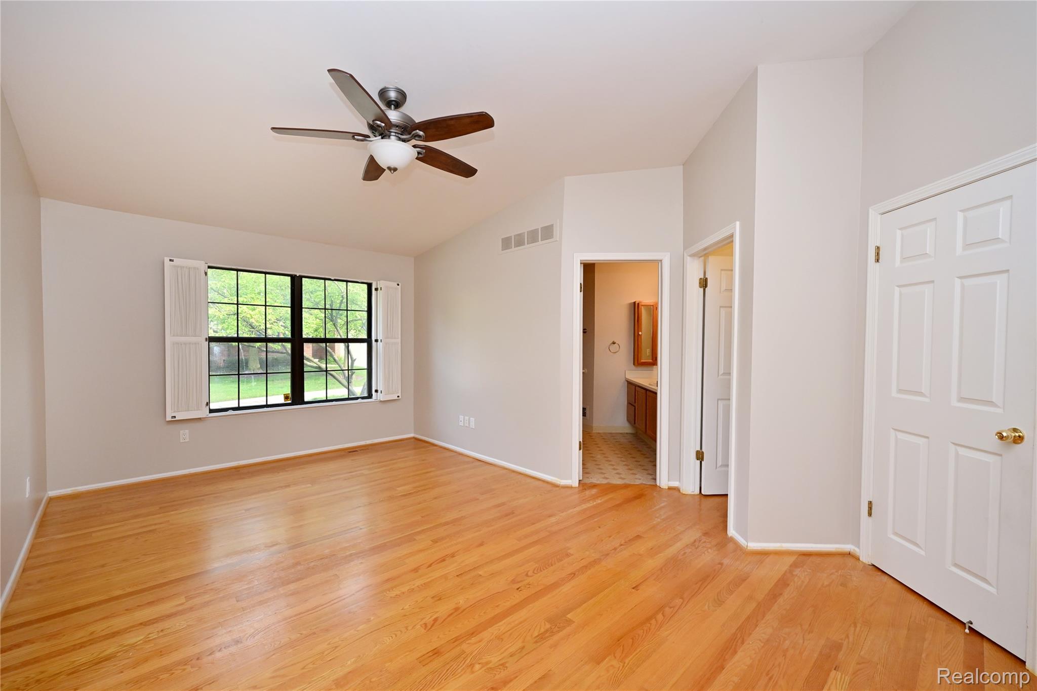 7274 Westchester Road 8 Property Photo 16