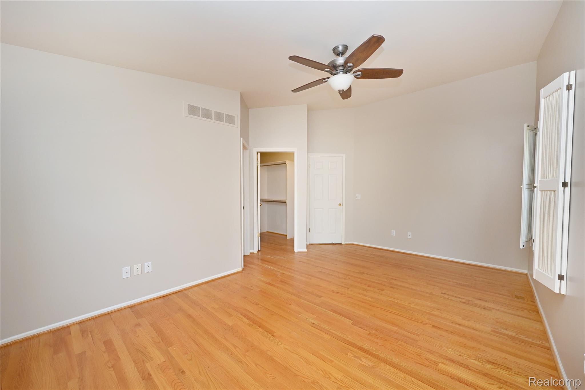 7274 Westchester Road 8 Property Photo 17