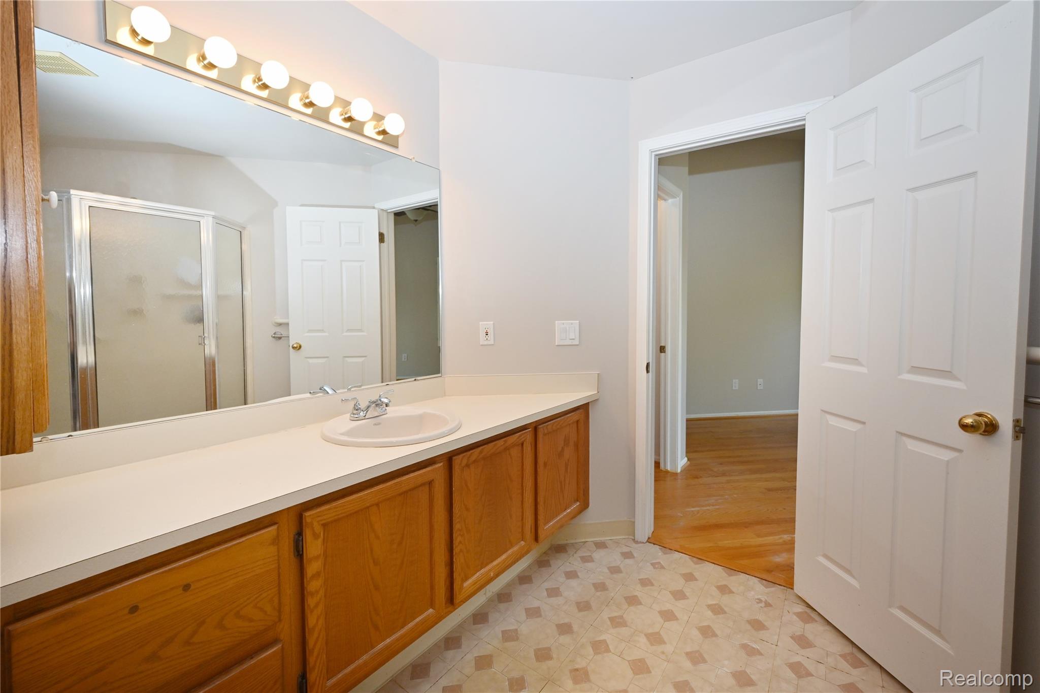 7274 Westchester Road 8 Property Photo 19