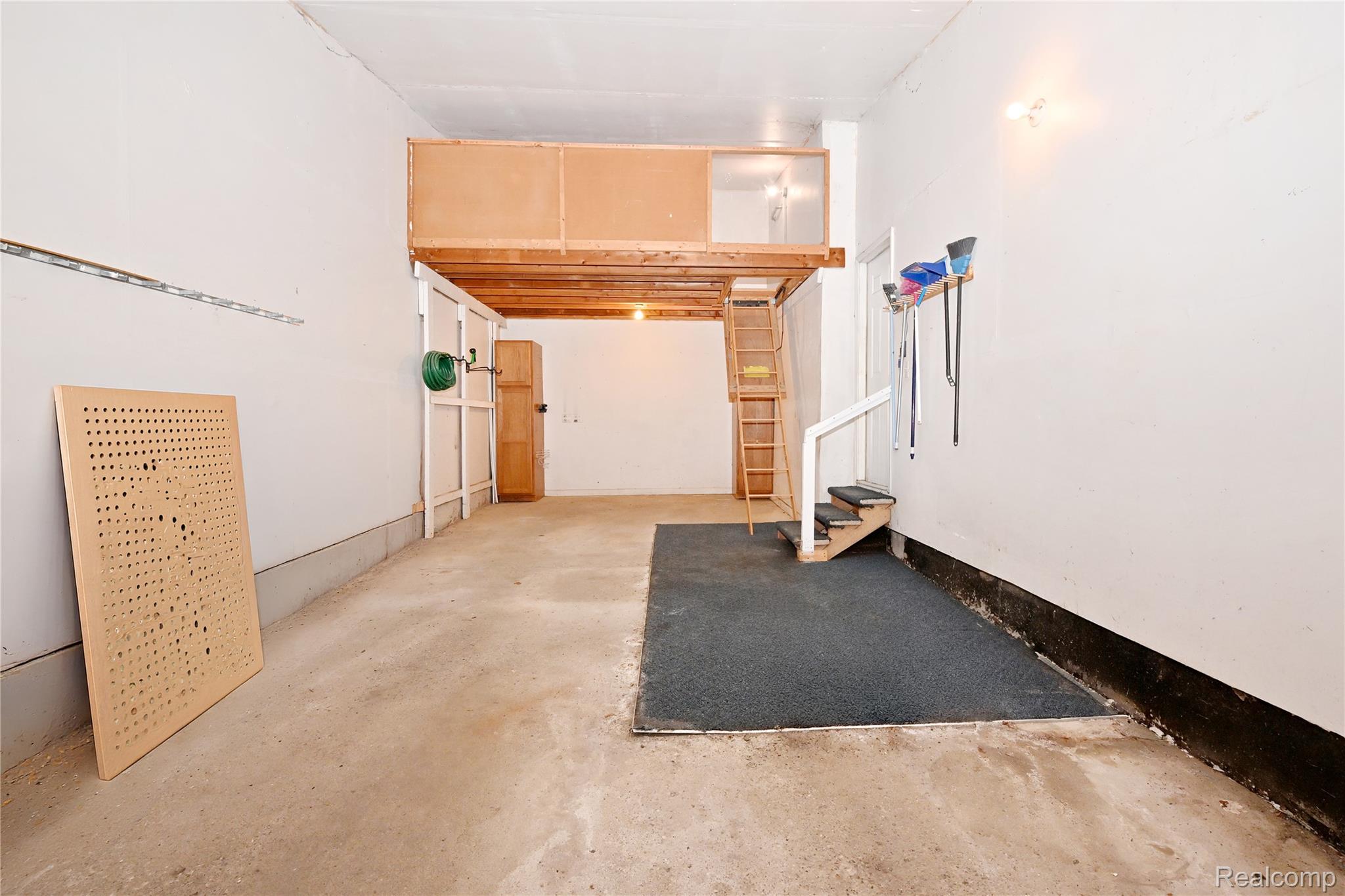 7274 Westchester Road 8 Property Photo 34