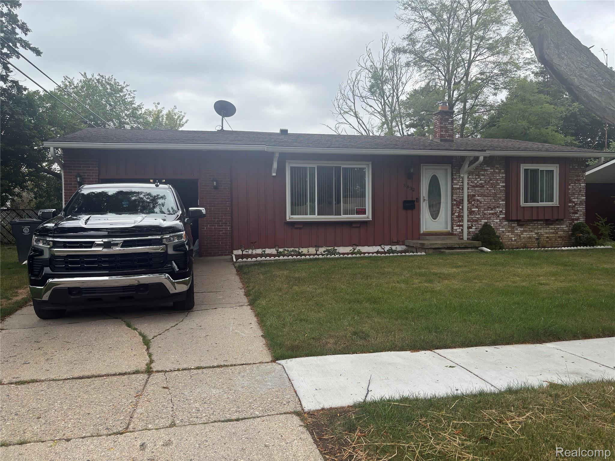 3832 Kent Street Property Photo 1