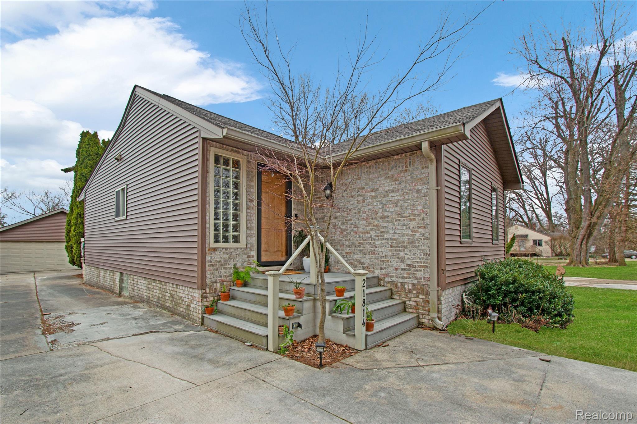 21814 Parker Street Property Photo 1