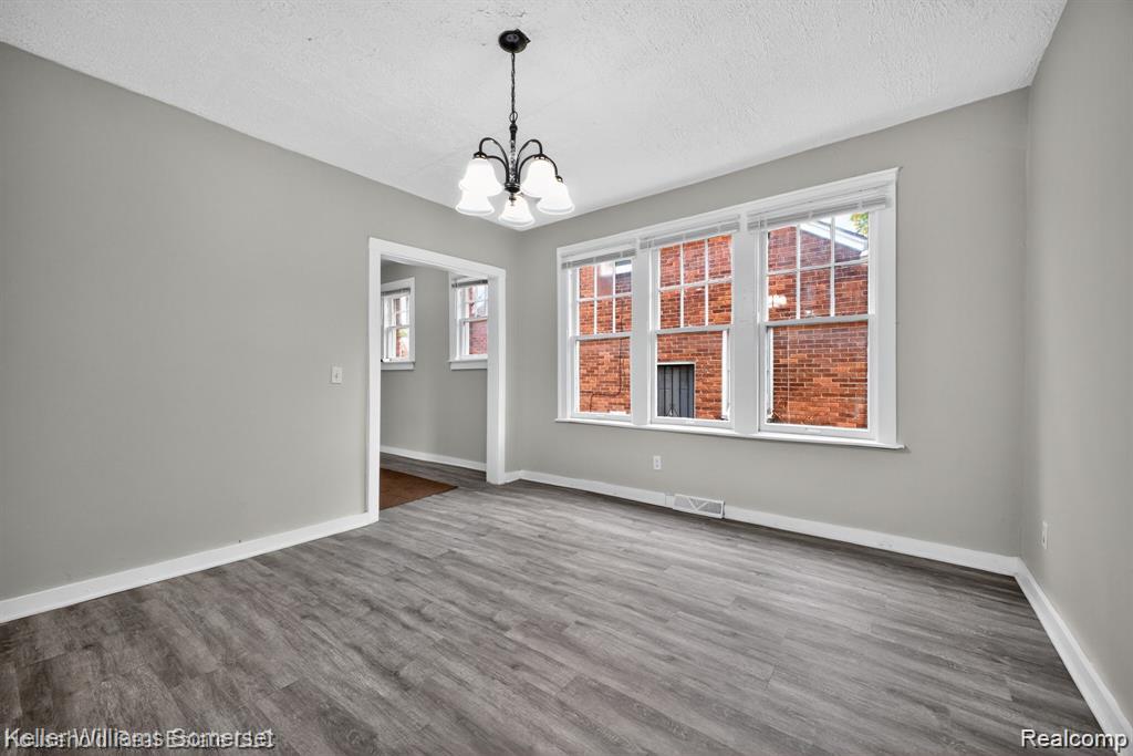15340 Stout Street Property Photo 2