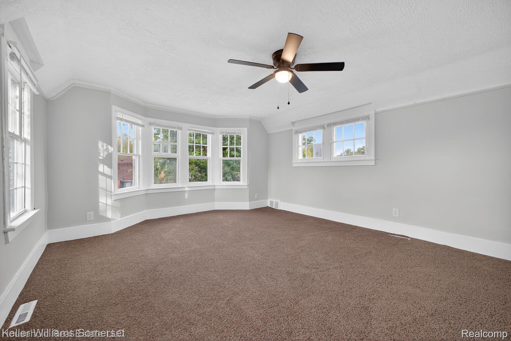 15340 Stout Street Property Photo 4