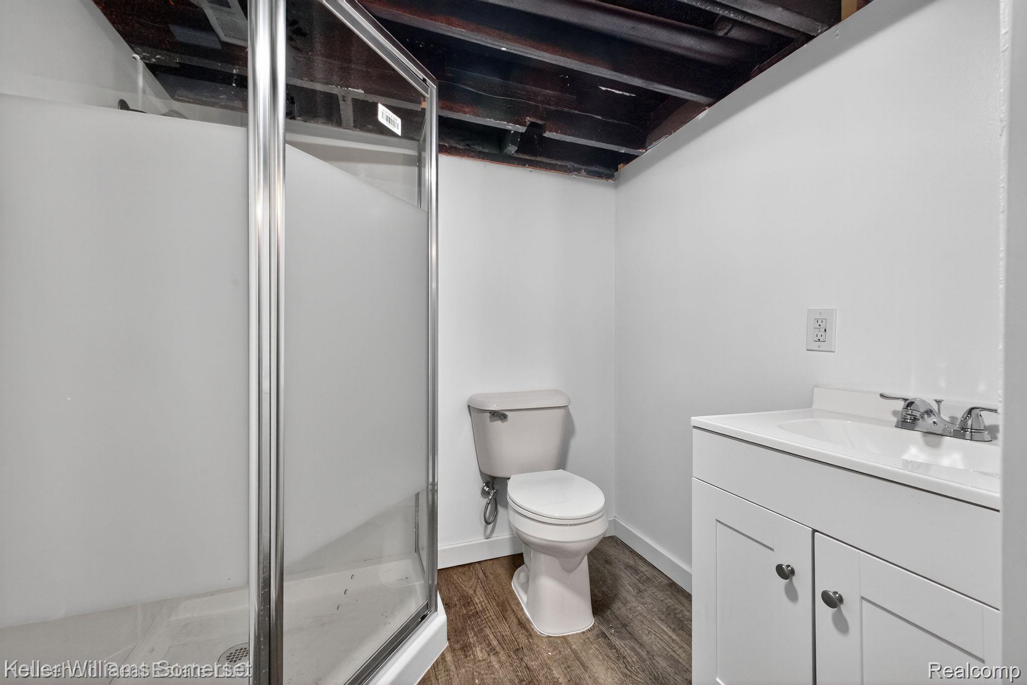 15340 Stout Street Property Photo 15