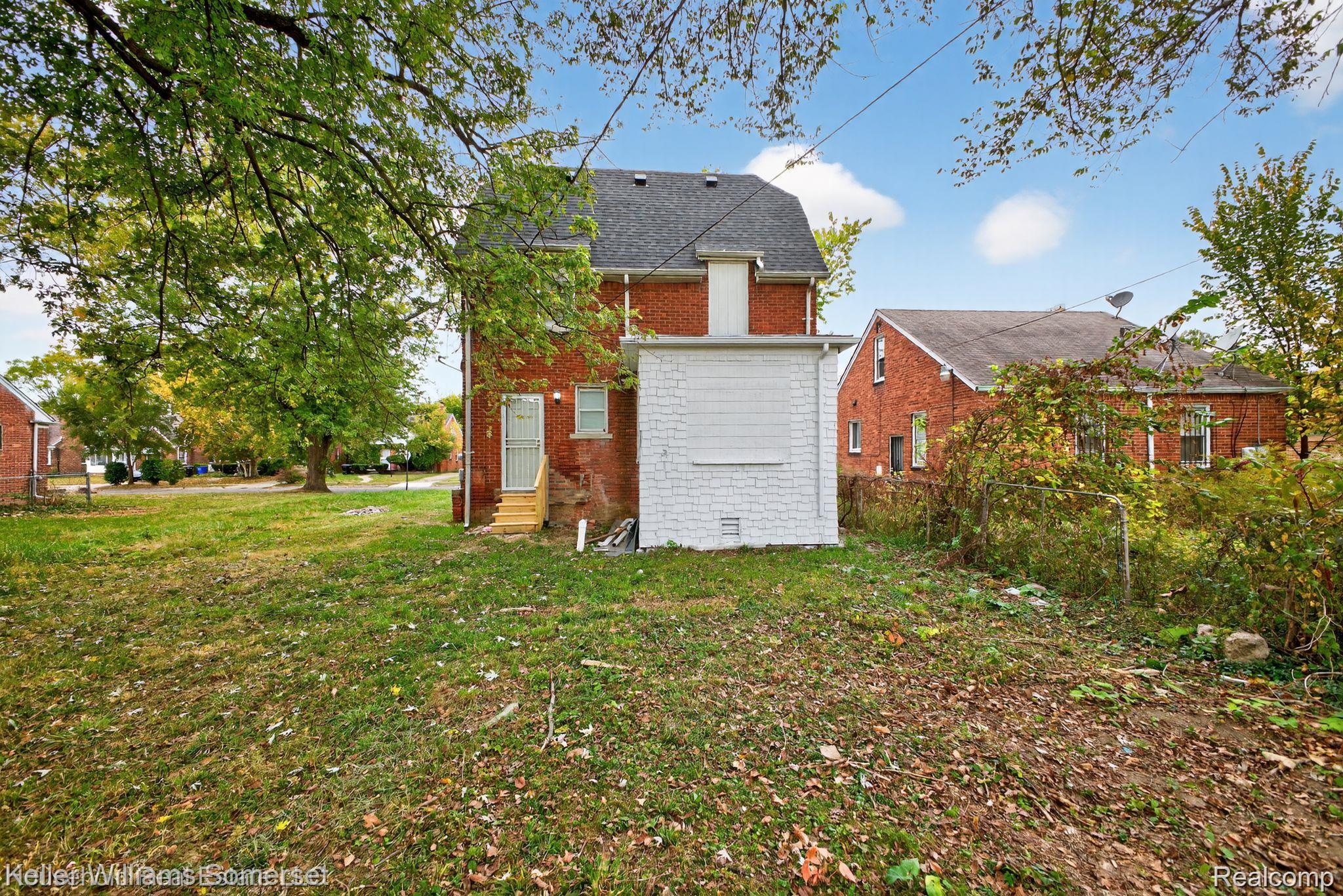 15340 Stout Street Property Photo 16