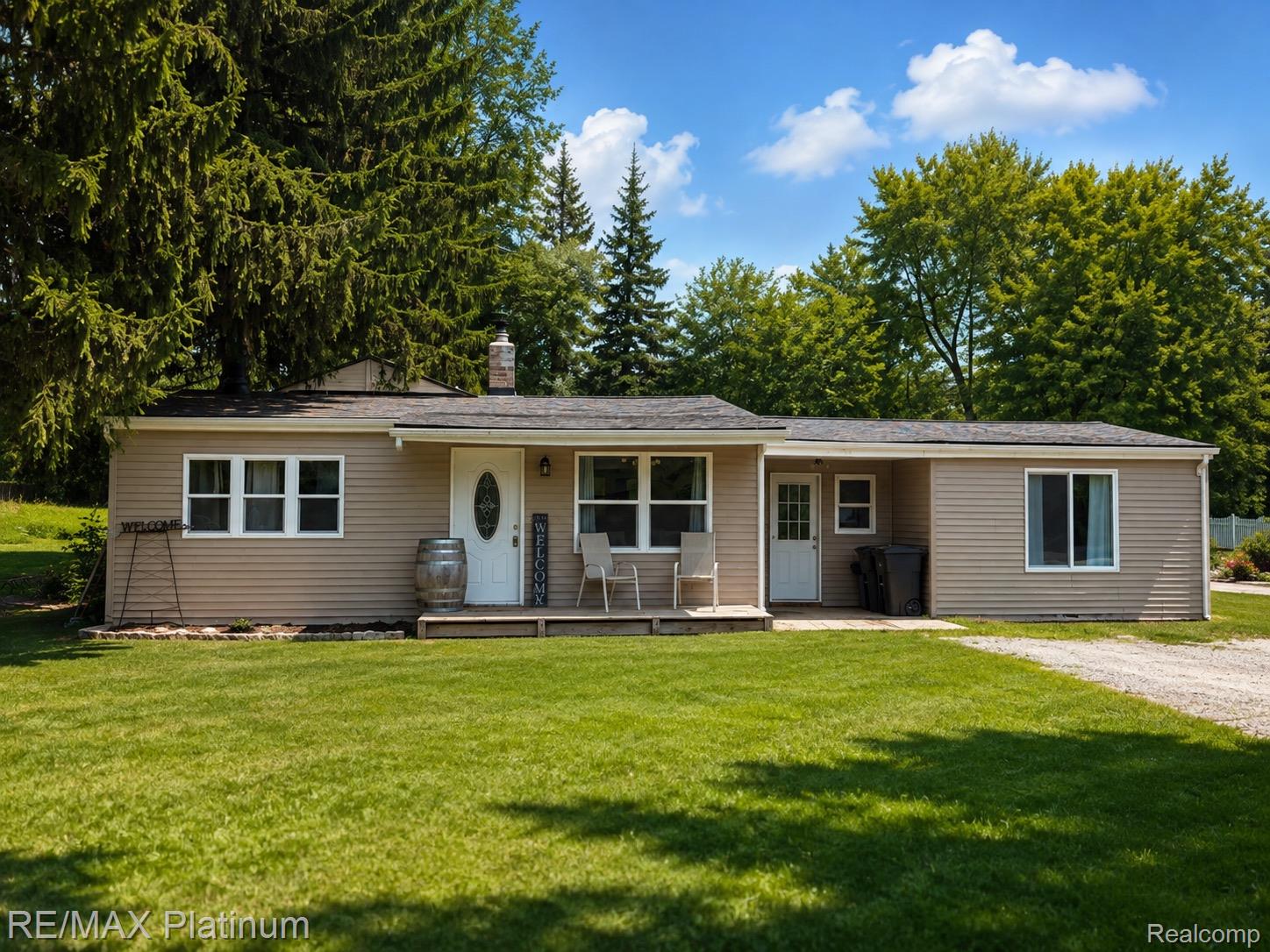 6082 Thomas Street Property Photo 1