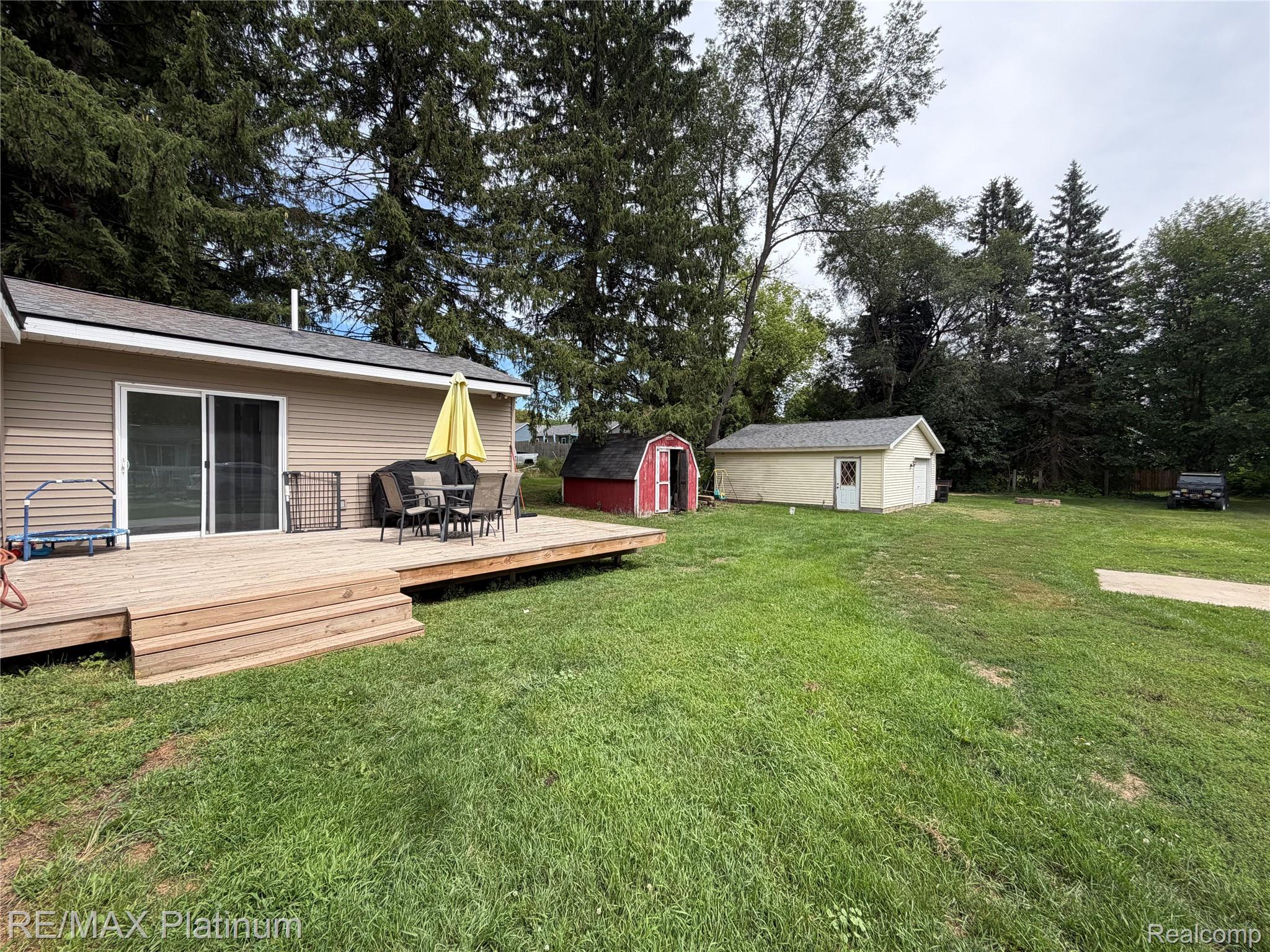 6082 Thomas Street Property Photo 11