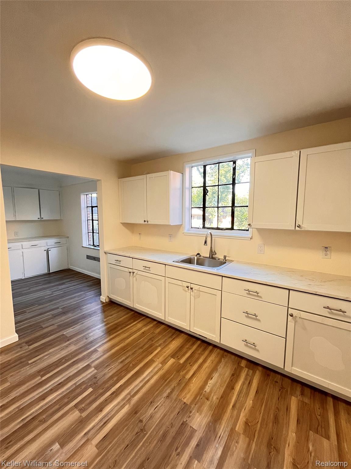 12604 E Outer Drive Property Photo 9