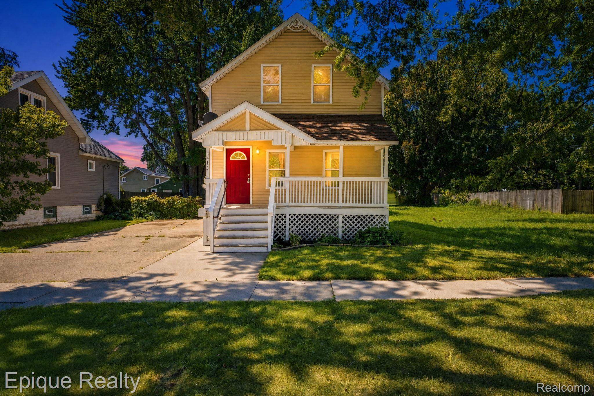 2413 Walnut Street Property Photo 1