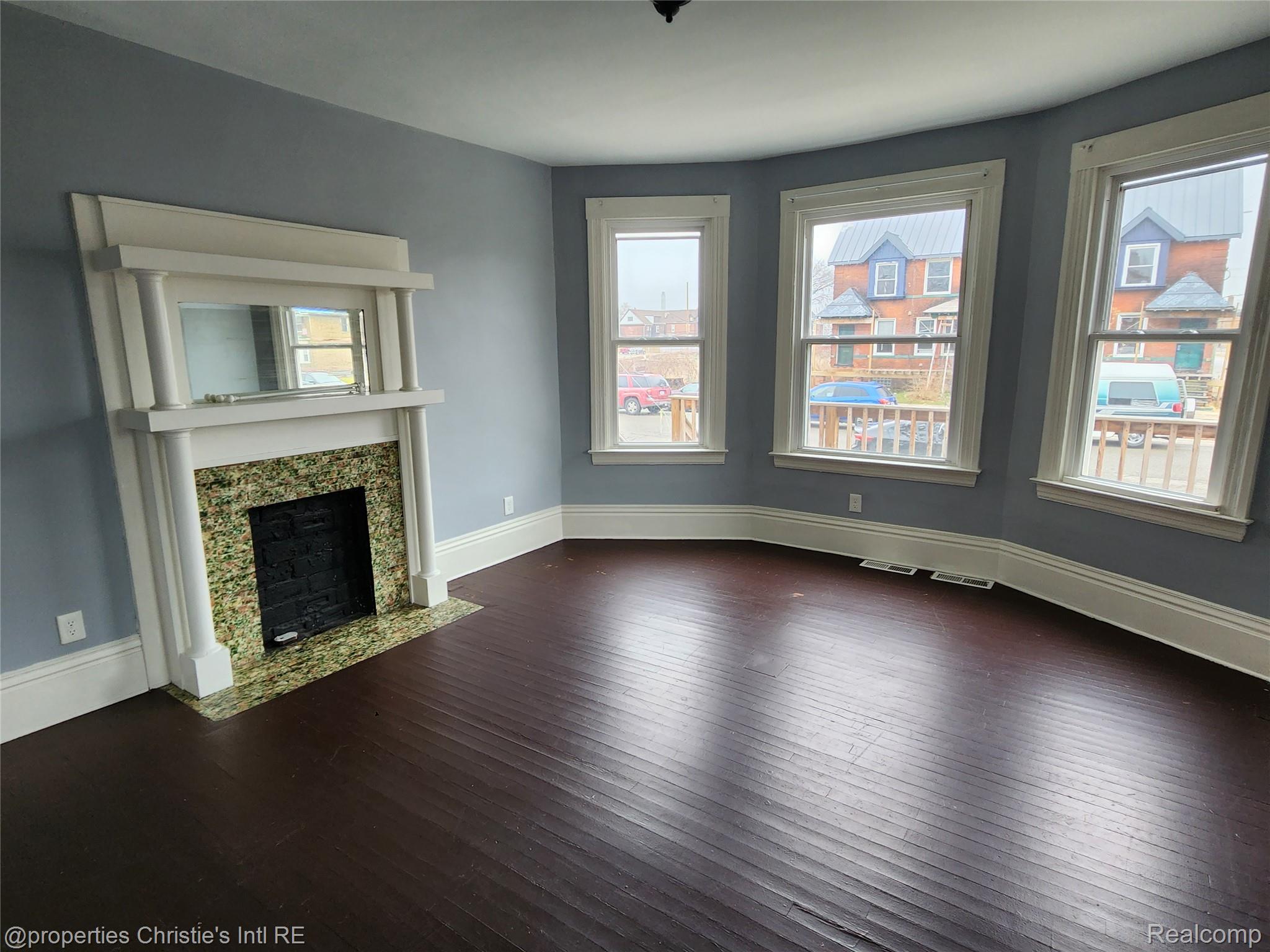 611 E Bethune Street Property Photo 4