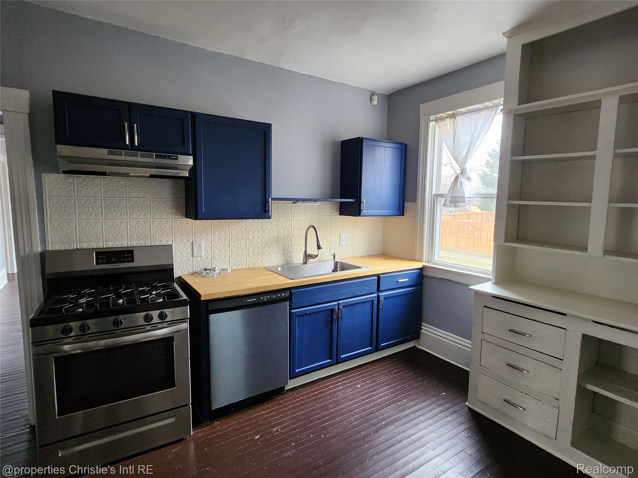 611 E Bethune Street Property Photo 7