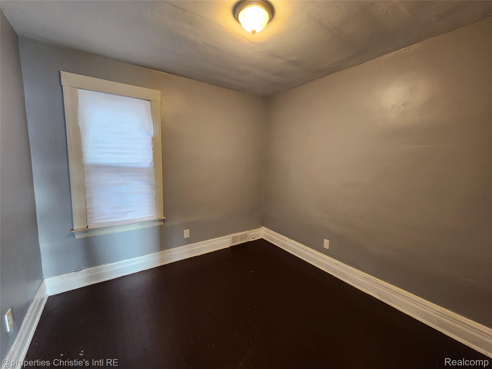 611 E Bethune Street Property Photo 8