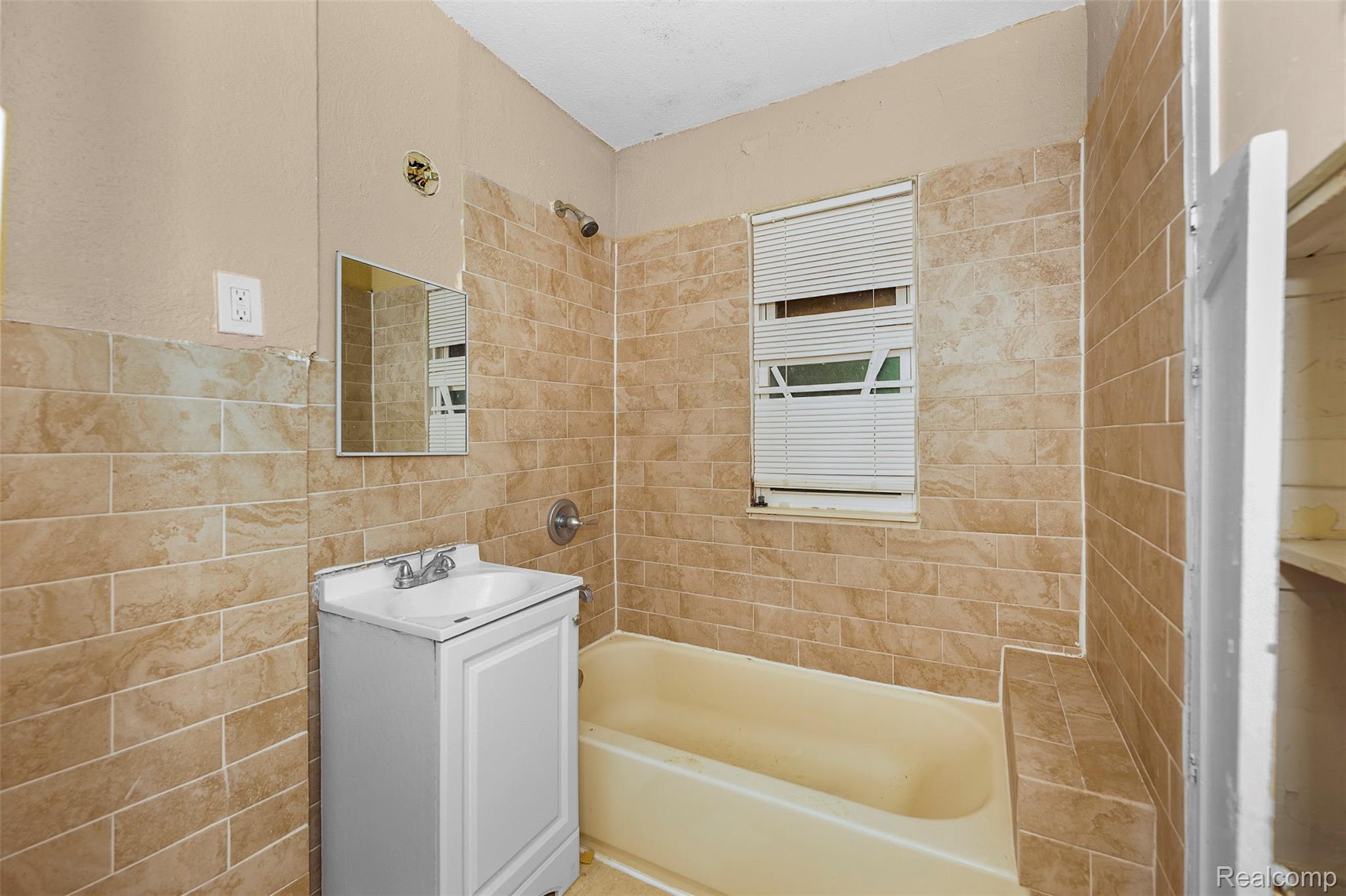 7667 Ellsworth Street Property Photo 8