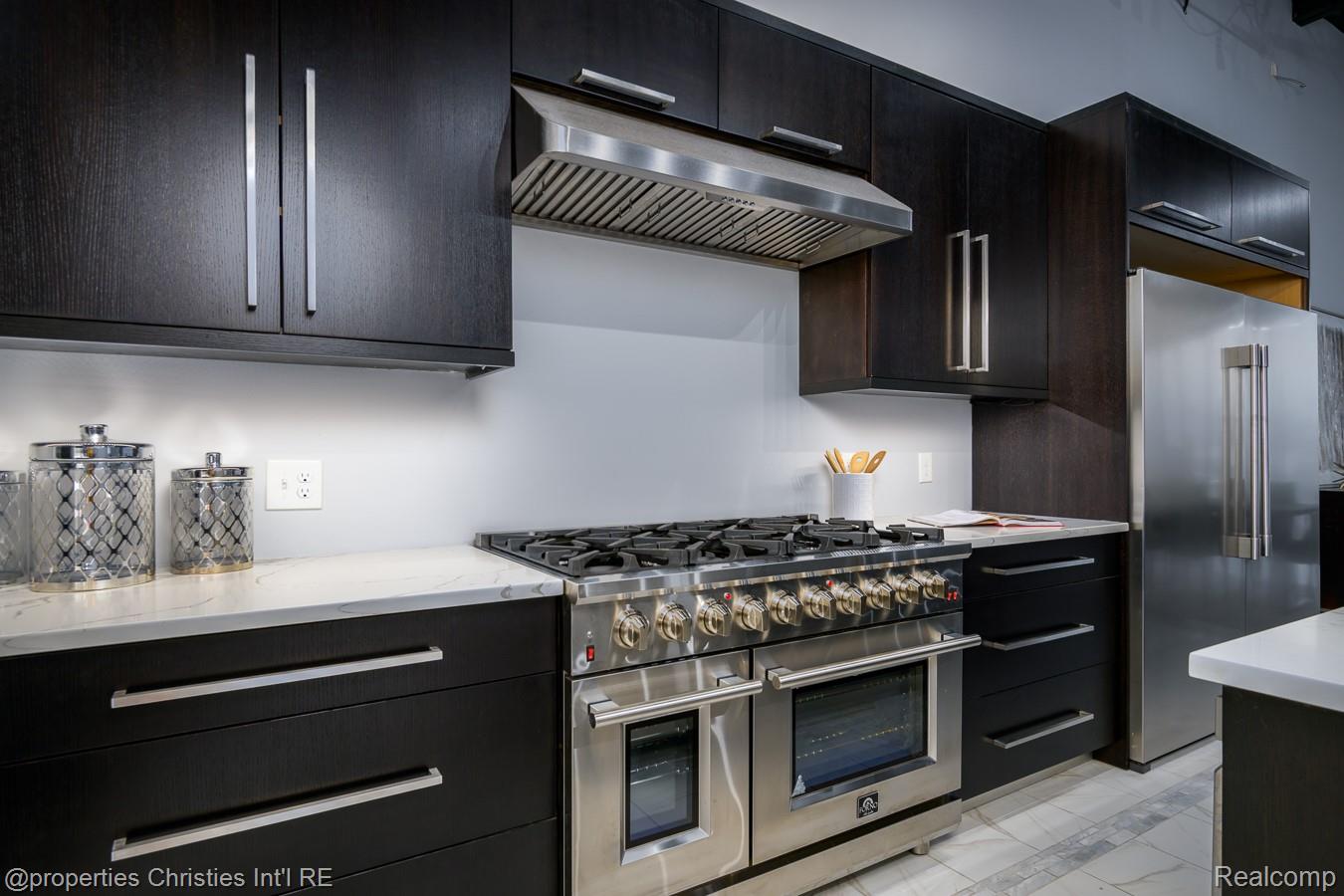 32686 Woodward Avenue E Property Photo 5