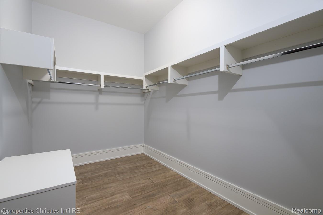32686 Woodward Avenue E Property Photo 14
