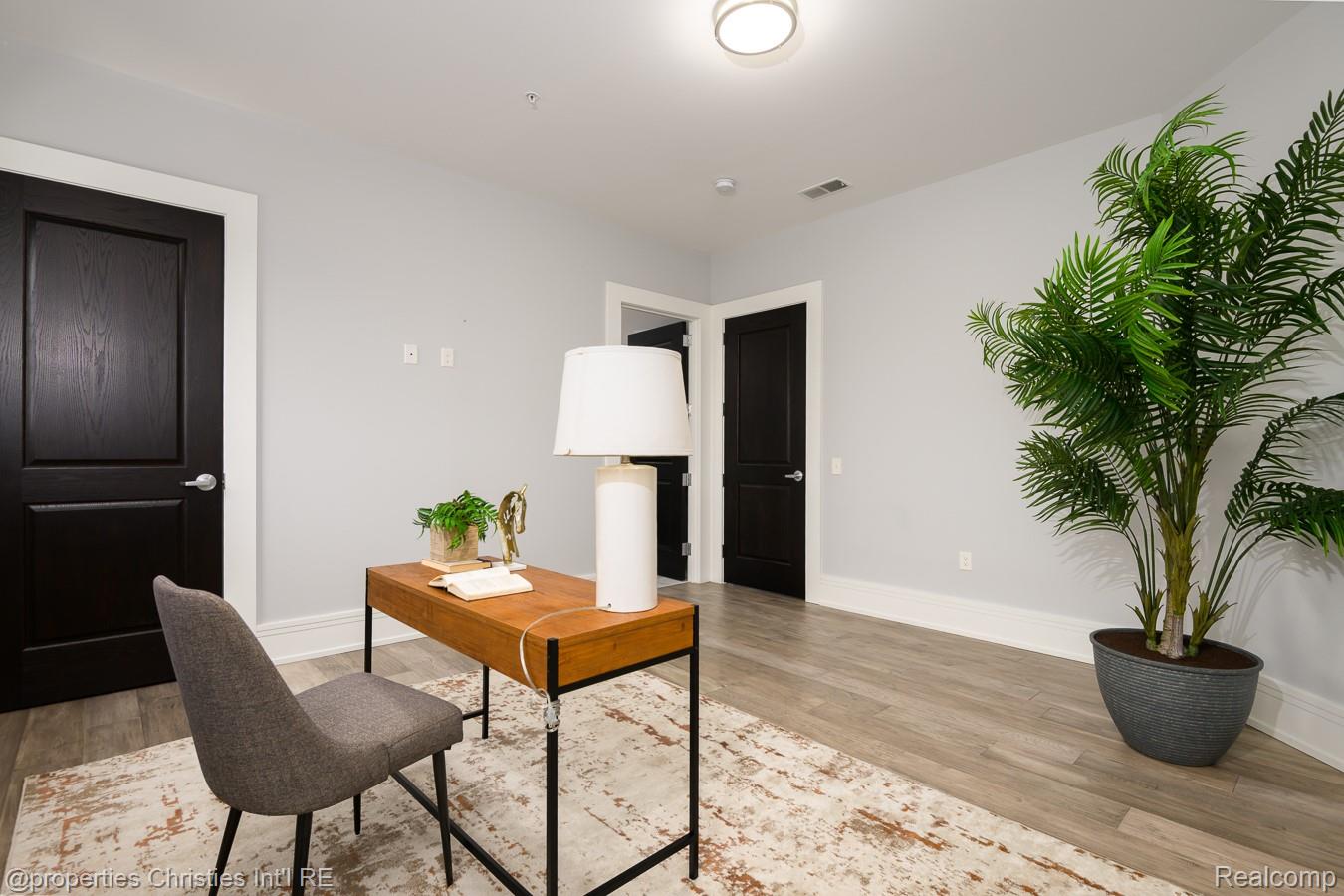 32686 Woodward Avenue E Property Photo 17