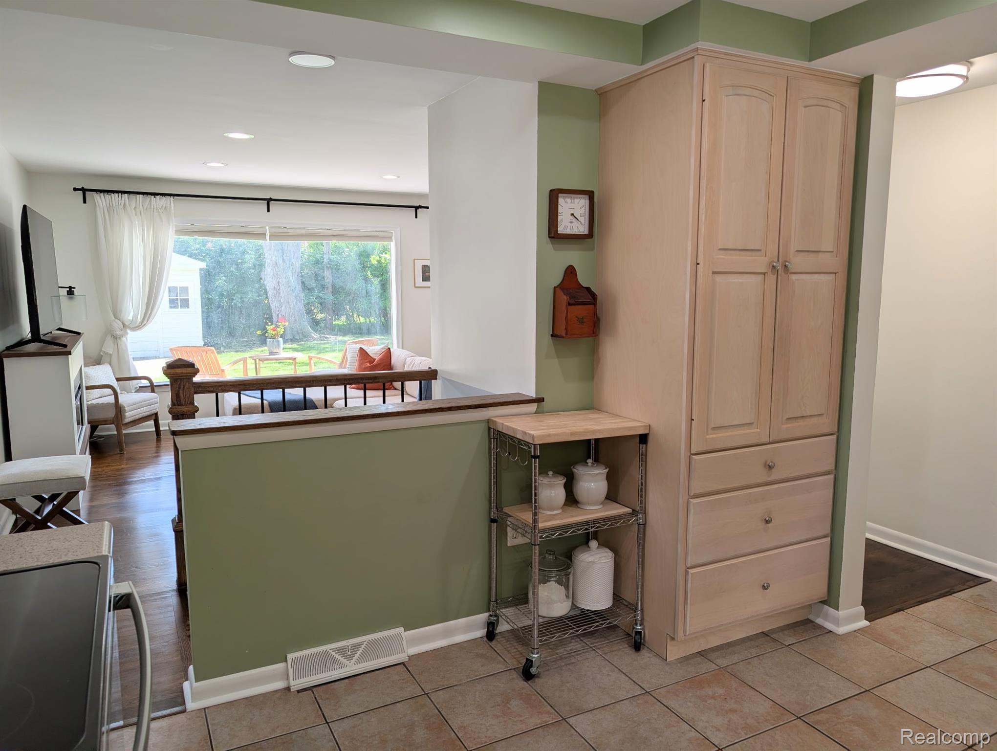 15669 Buckingham Avenue Property Photo 8