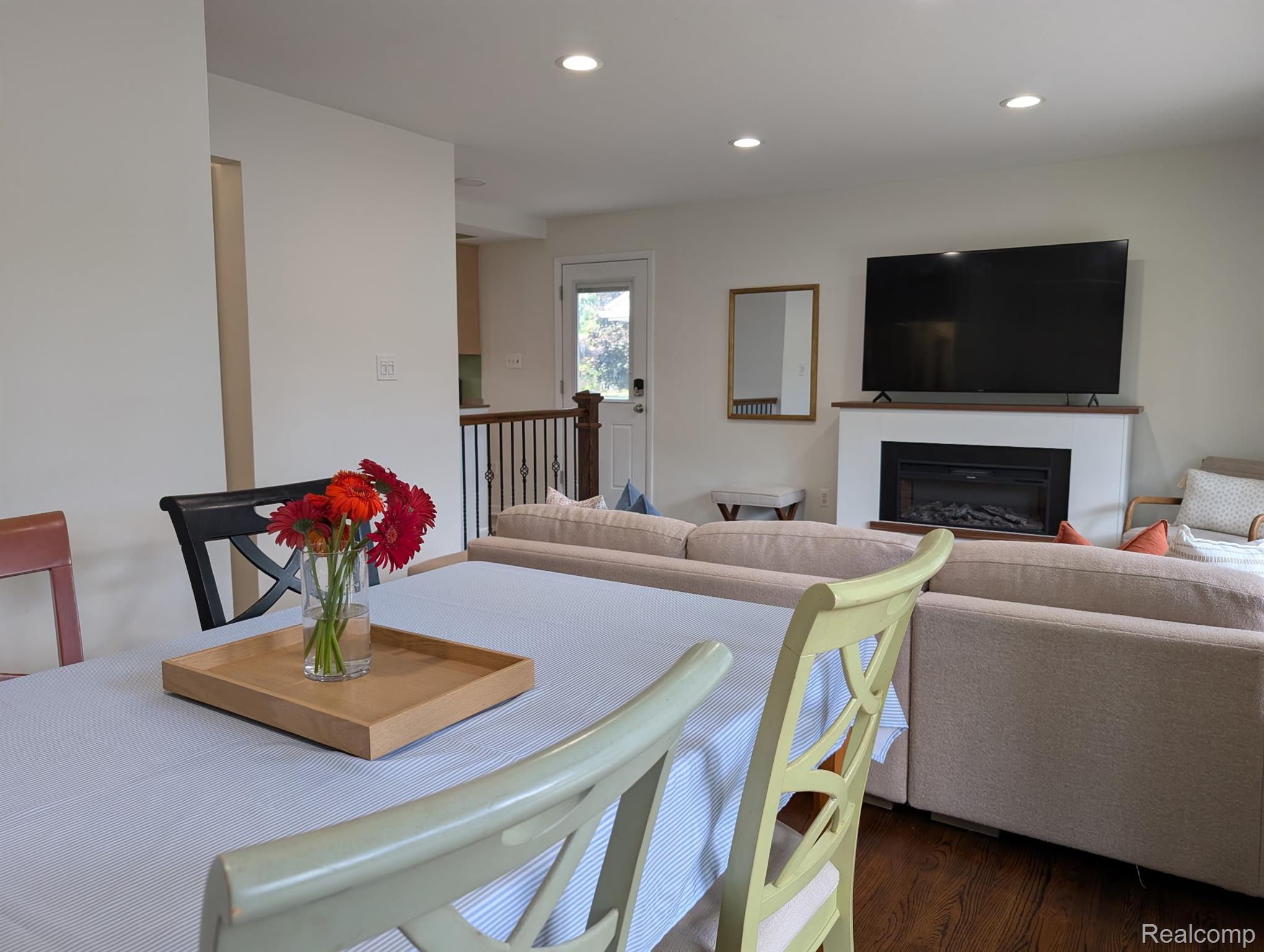 15669 Buckingham Avenue Property Photo 12