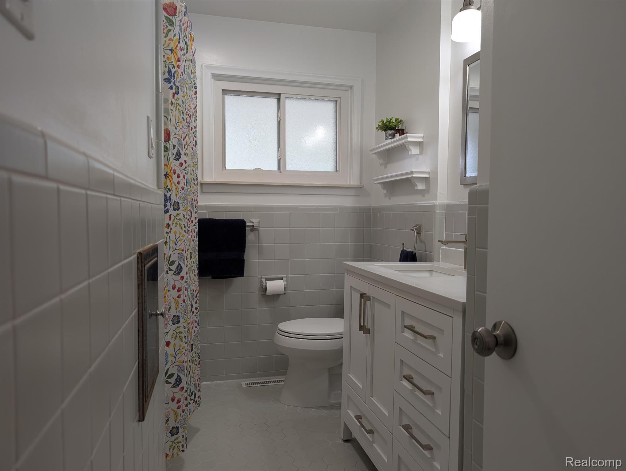 15669 Buckingham Avenue Property Photo 14