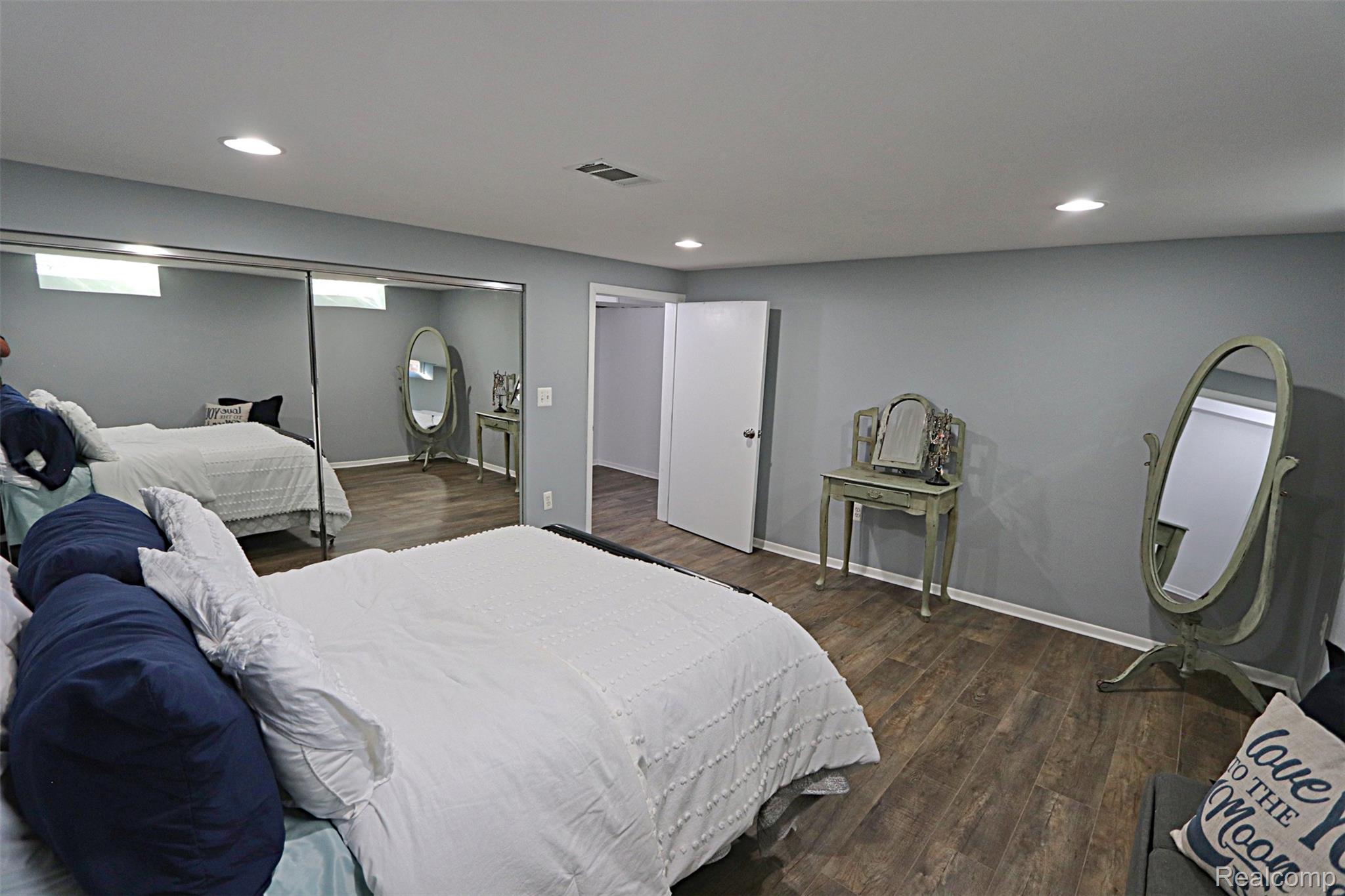 15669 Buckingham Avenue Property Photo 21