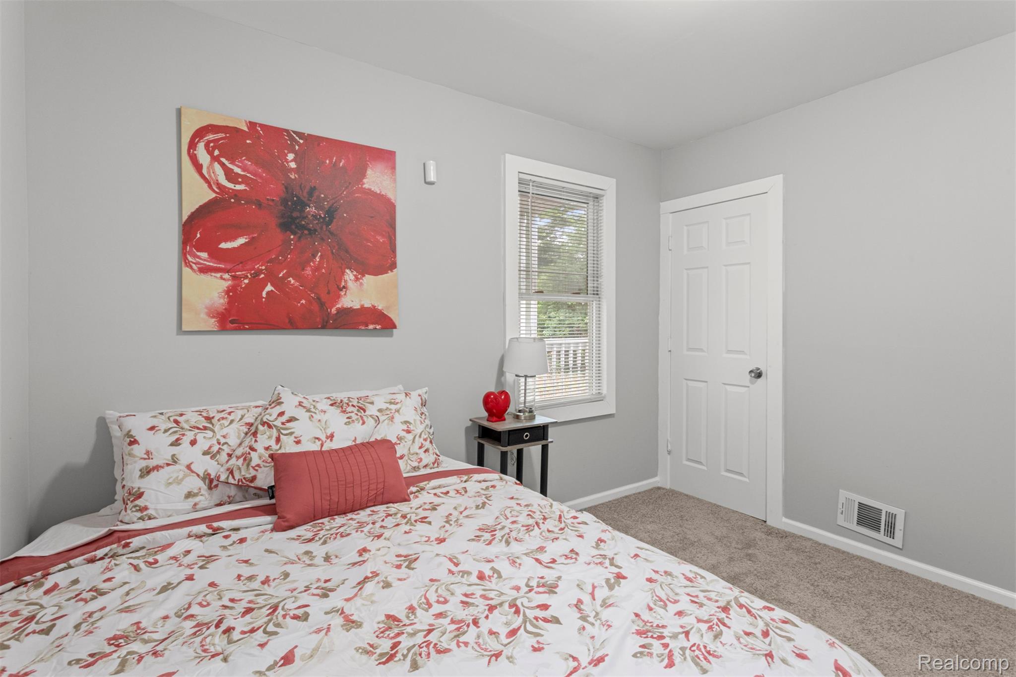 225 Ashland Street Property Photo 12