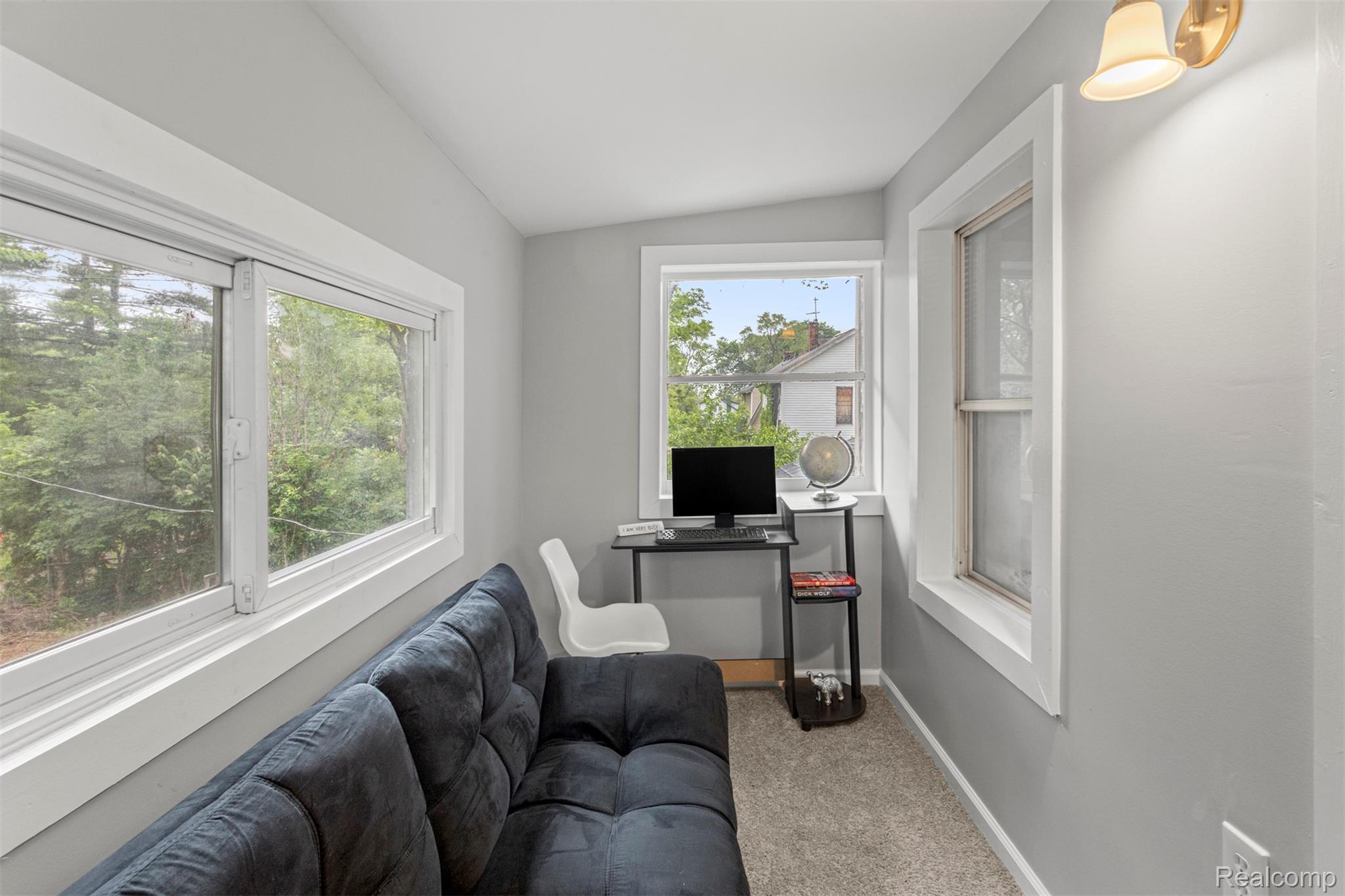 225 Ashland Street Property Photo 19