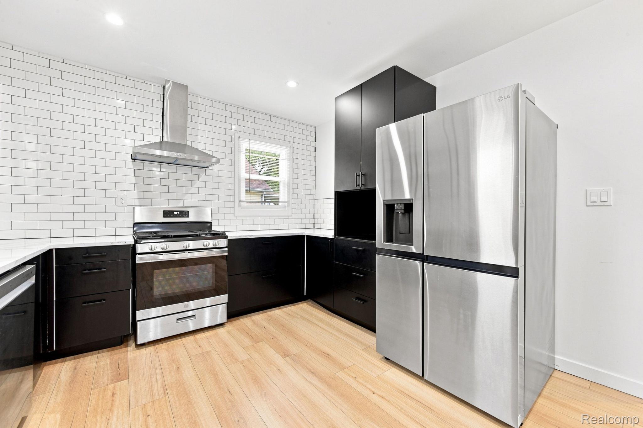 25511 Dartmouth Street Property Photo 5