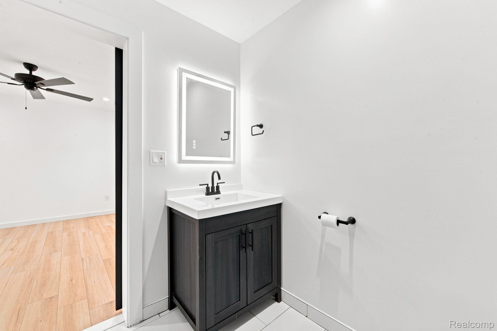 25511 Dartmouth Street Property Photo 10