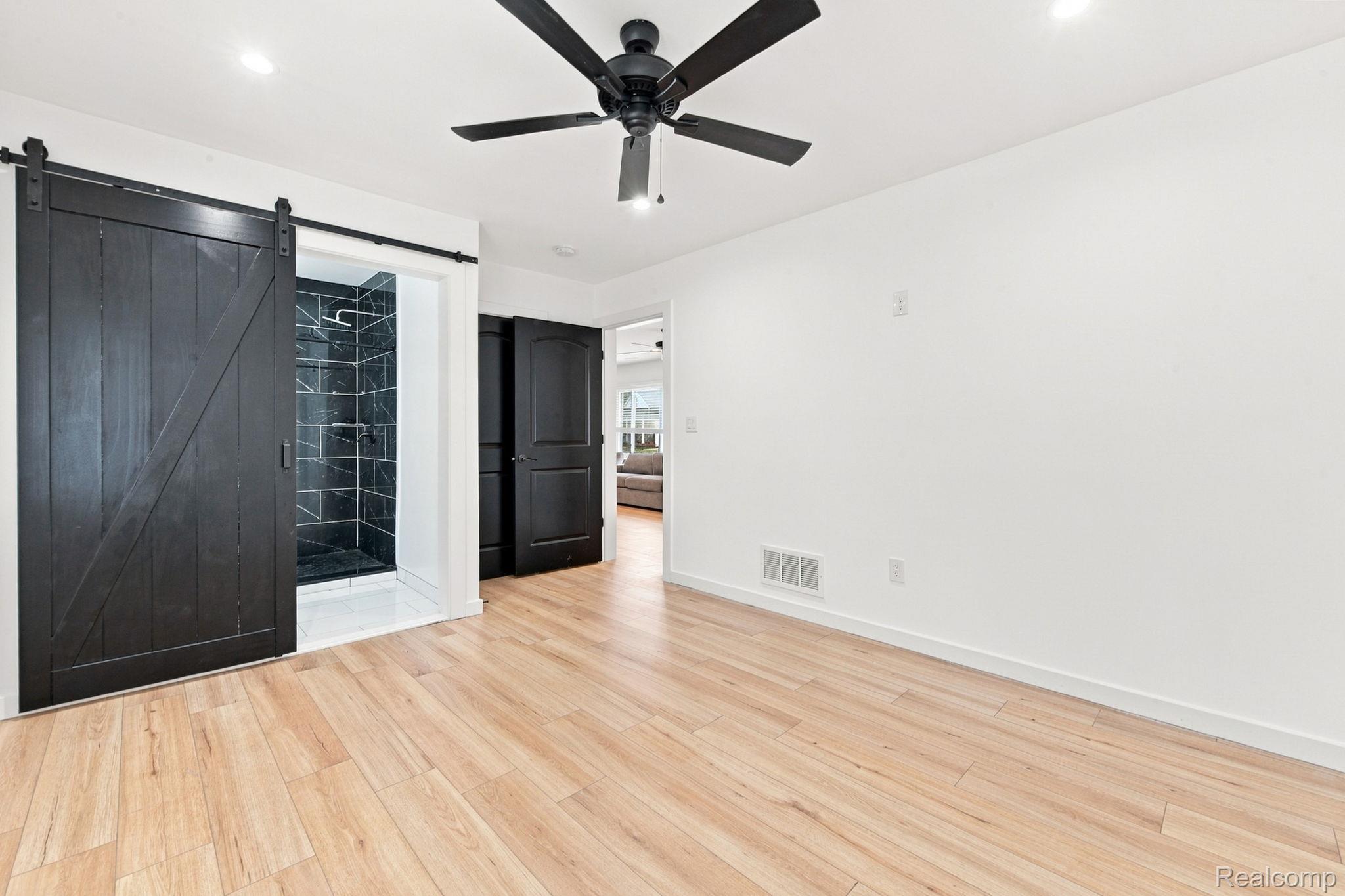 25511 Dartmouth Street Property Photo 11
