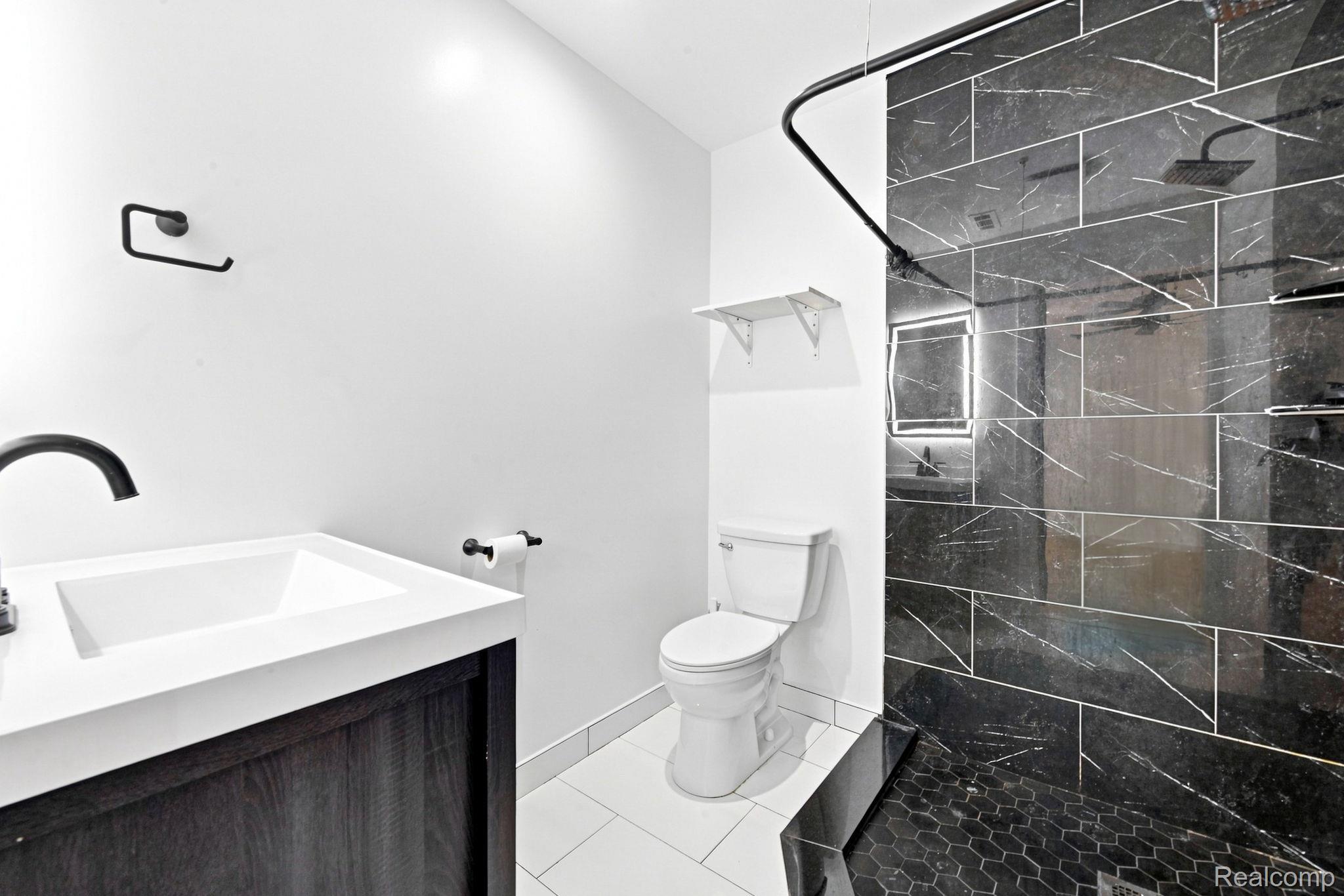 25511 Dartmouth Street Property Photo 12