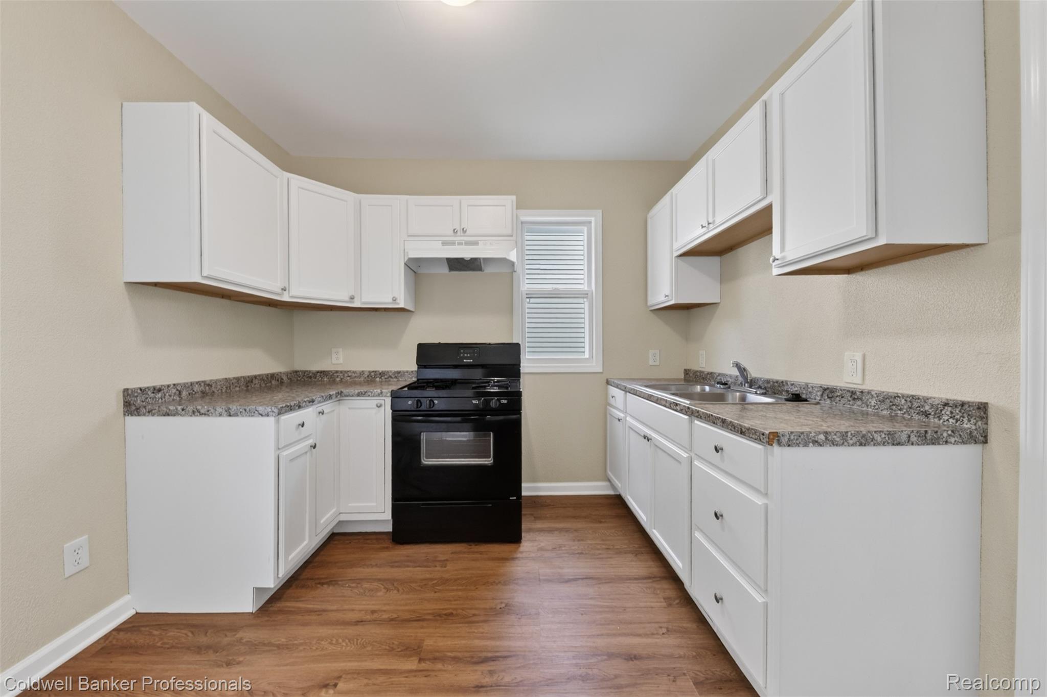 43 Dwight Ave Avenue Property Photo 13