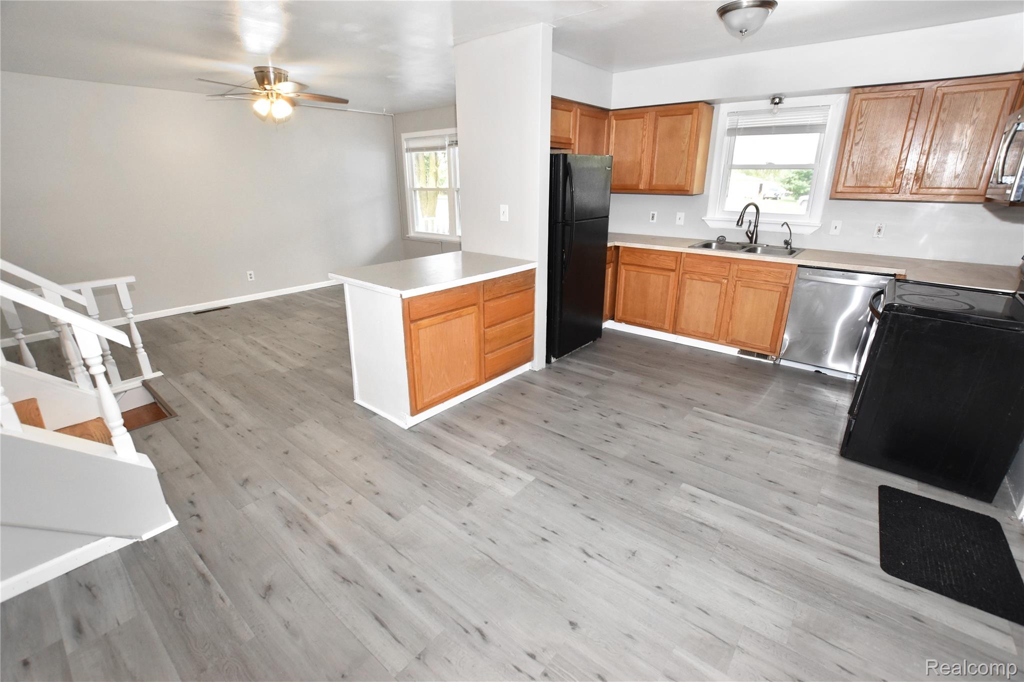 5825 Branch Road Property Photo 2