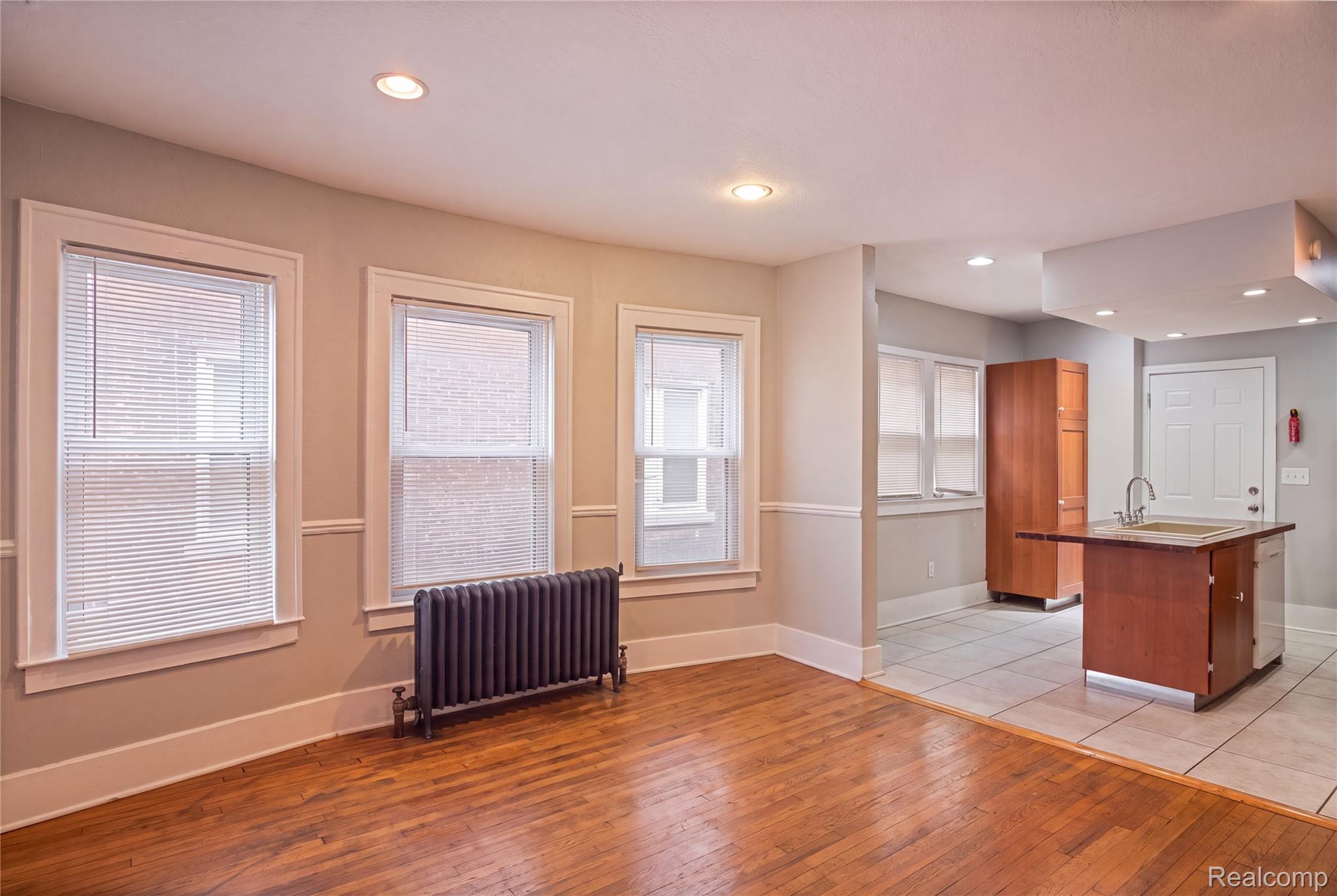 1665 Atkinson Street Property Photo 9