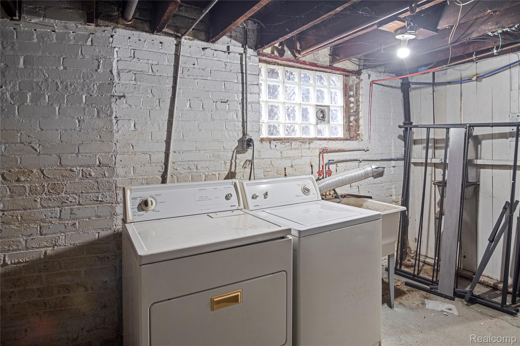 1665 Atkinson Street Property Photo 18