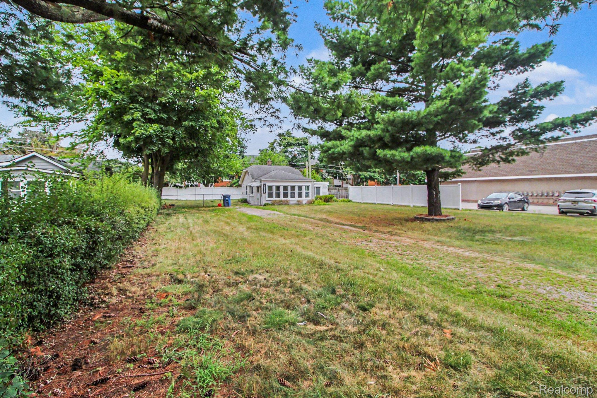 35263 Lewis Street Property Photo 13