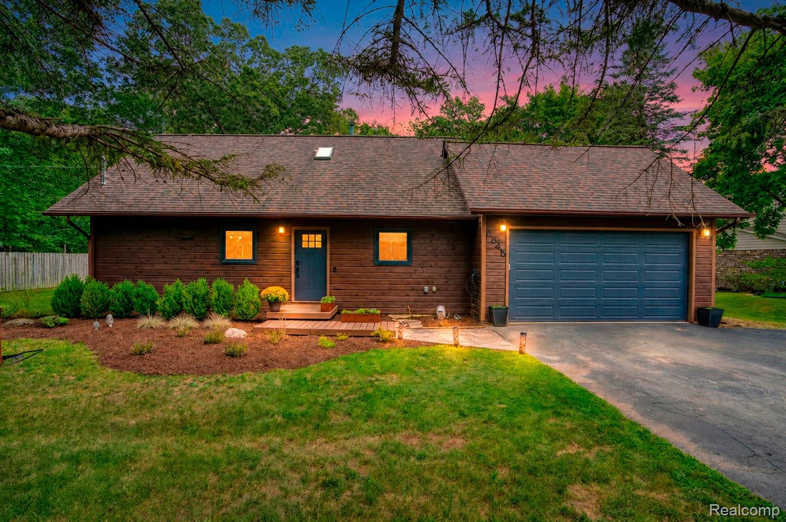 8845 River Valley Road Property Photo 1