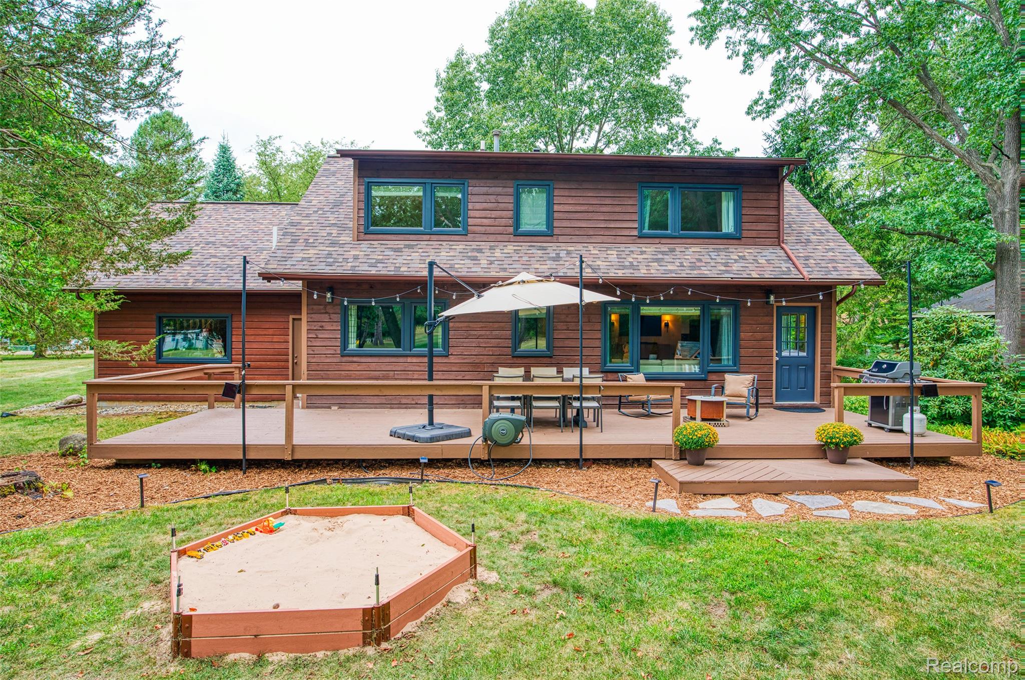 8845 River Valley Road Property Photo 6