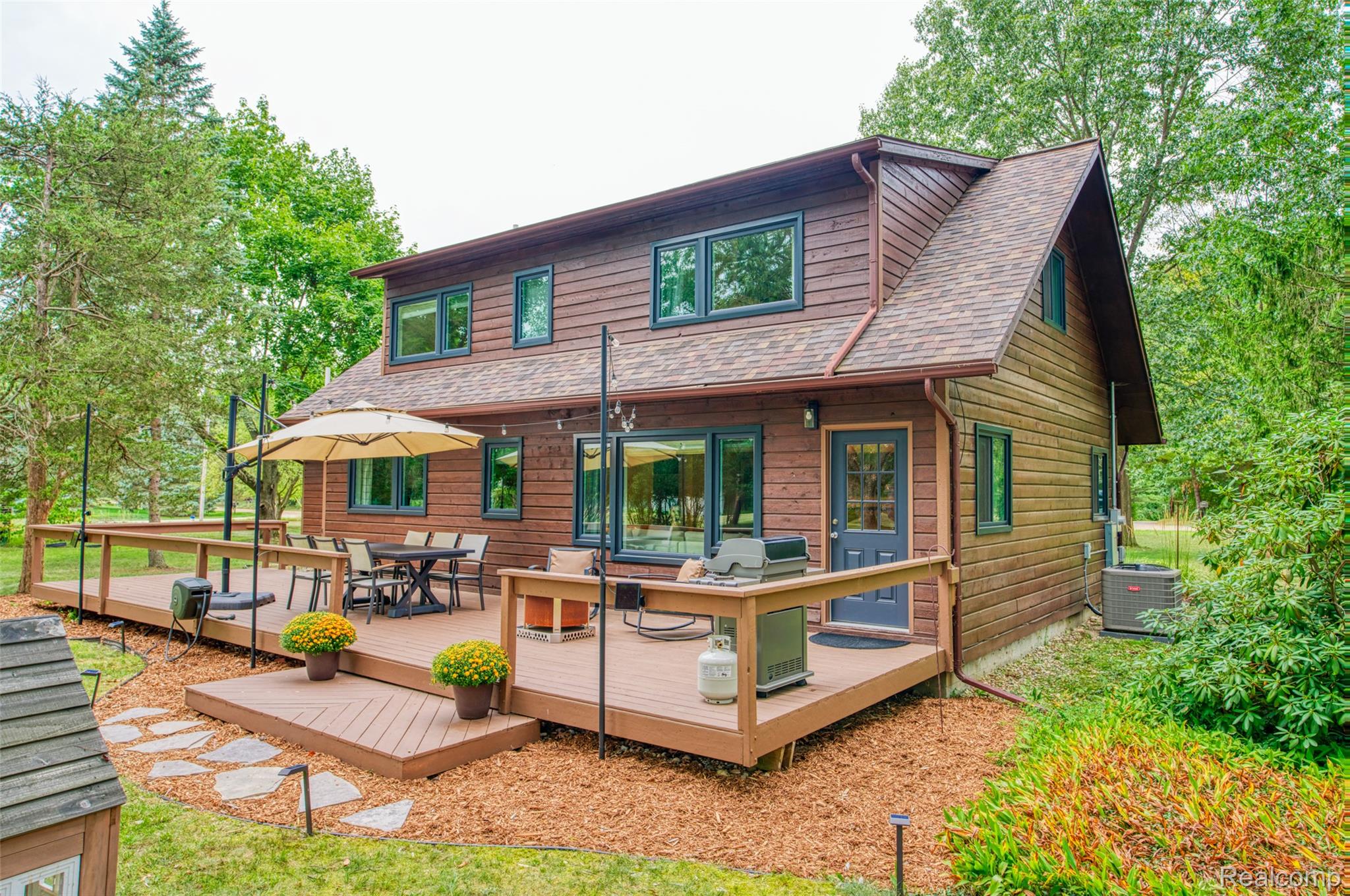 8845 River Valley Road Property Photo 8