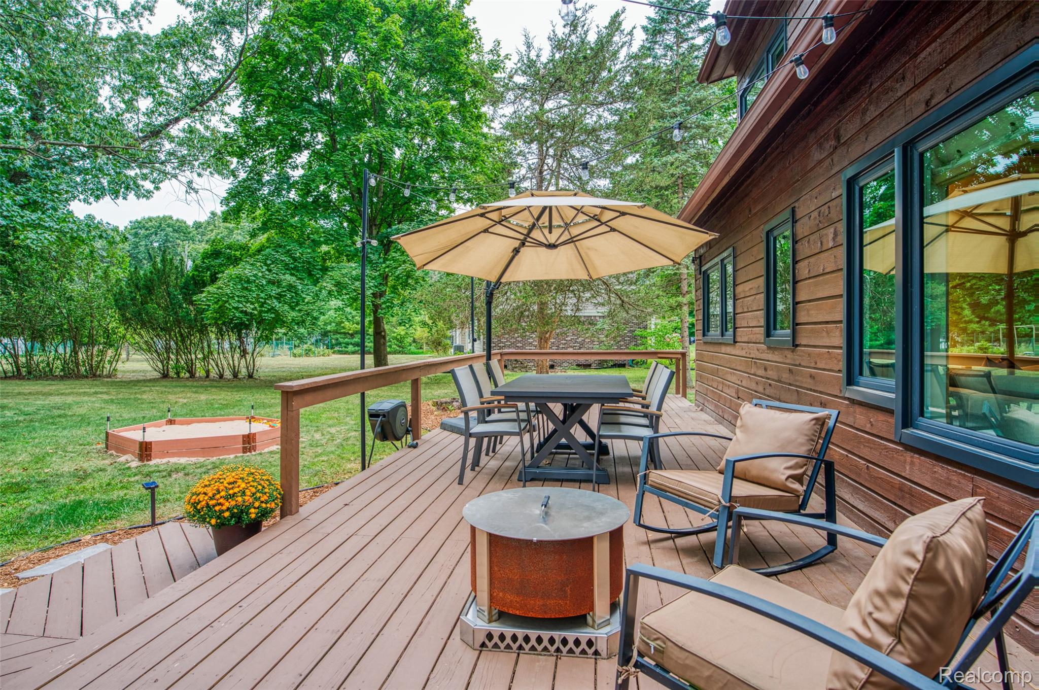 8845 River Valley Road Property Photo 9