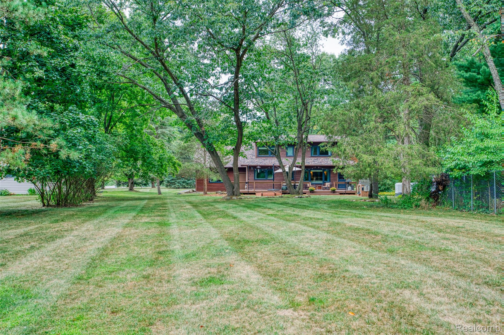 8845 River Valley Road Property Photo 10