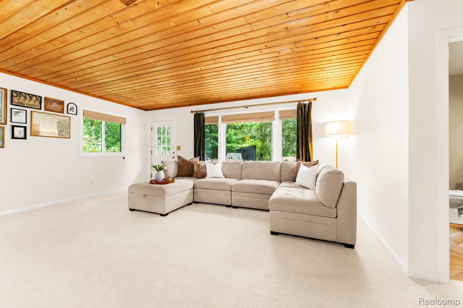 8845 River Valley Road Property Photo 27