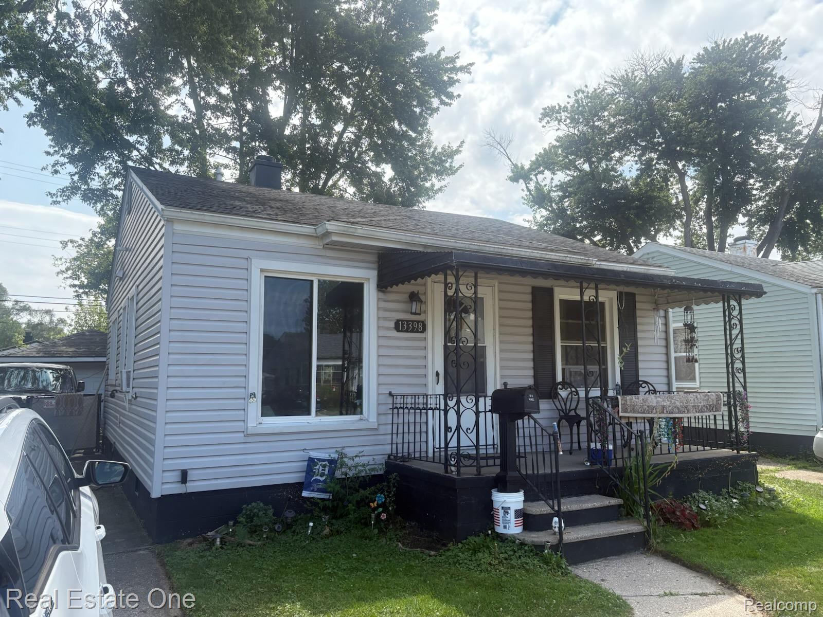 13398 Sherman Avenue Property Photo 1