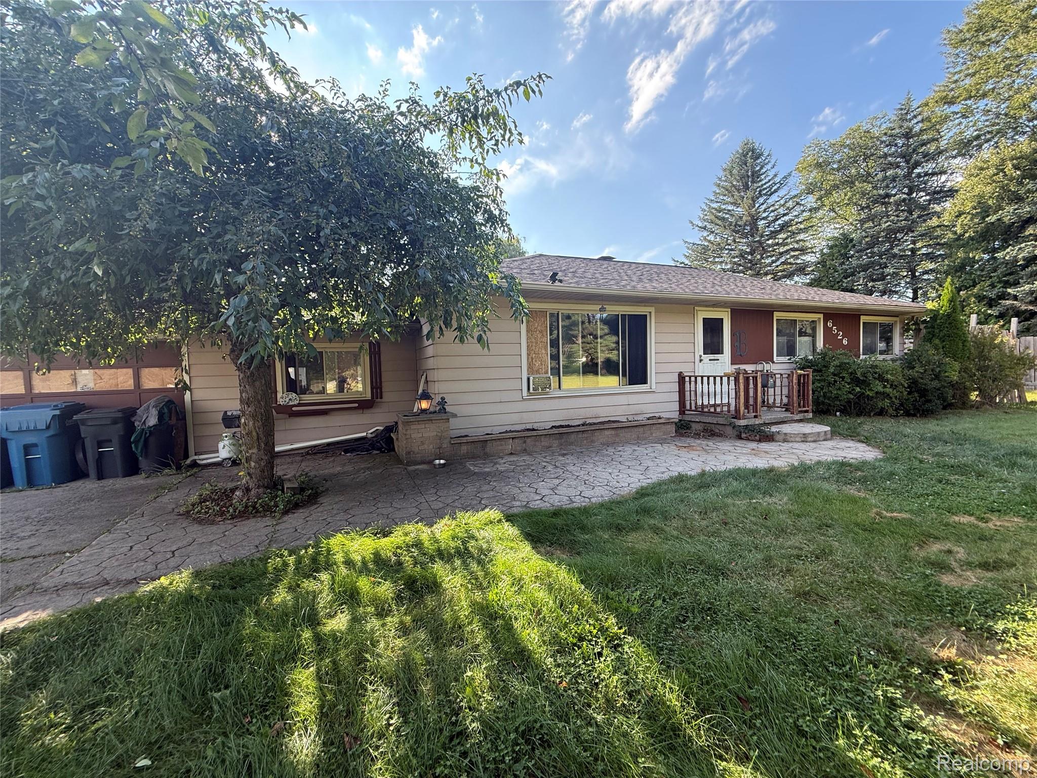 6526 W State Road Property Photo 1
