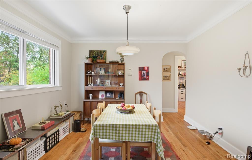 240 E Marshall Street Property Photo 4