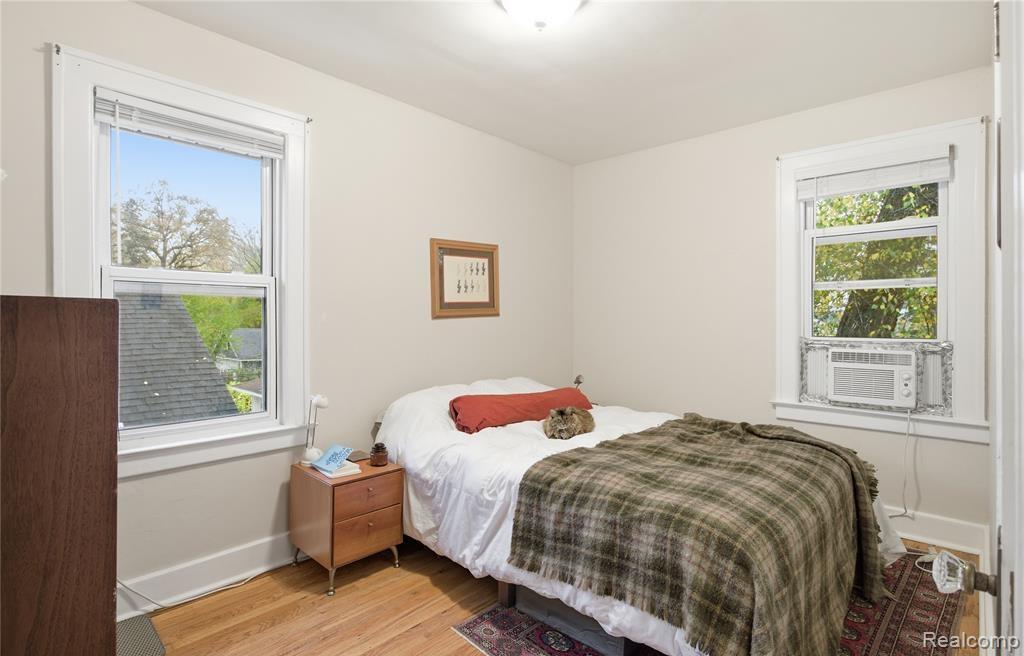 240 E Marshall Street Property Photo 13