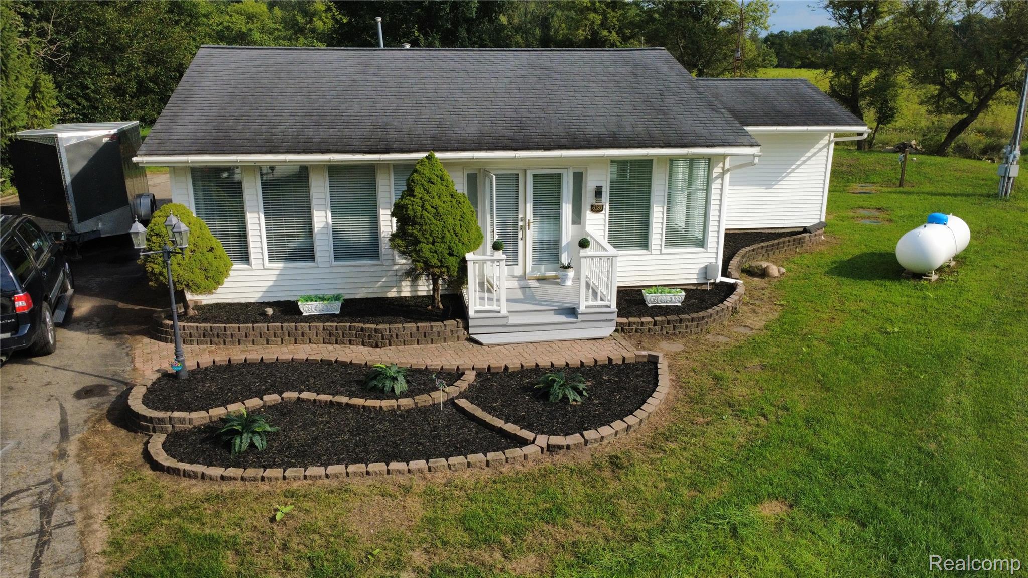 6180 E 5 Point Highway Property Photo 1