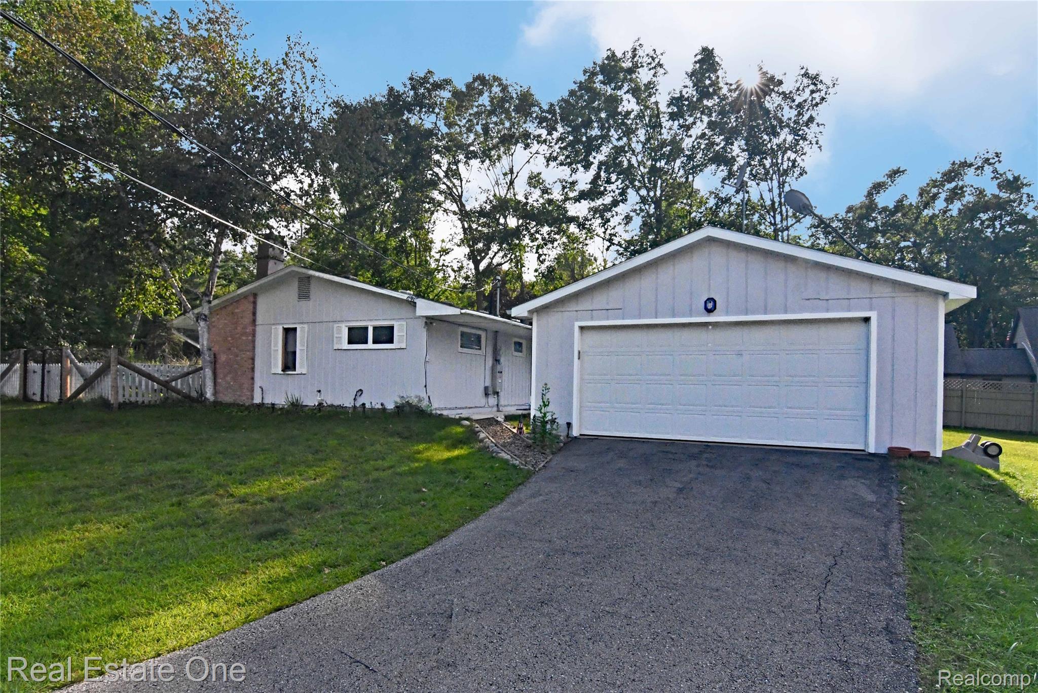 4255 N Ash Road Property Photo 1